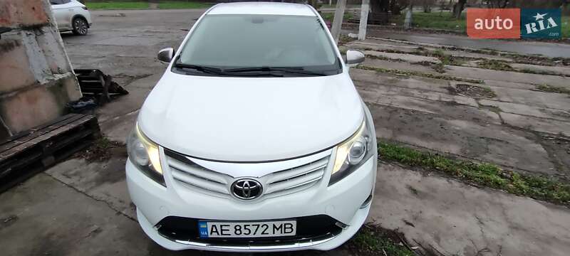 Toyota Avensis 2012