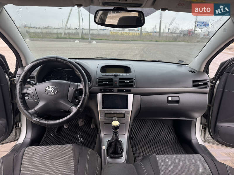 Универсал Toyota Avensis 2005 в Нерубайском