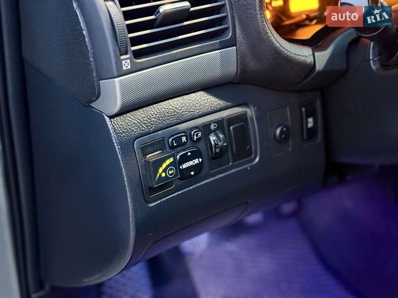 Седан Toyota Avensis 2008 в Львові