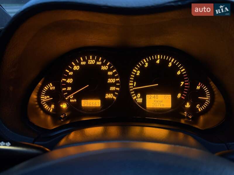 Седан Toyota Avensis 2008 в Львові