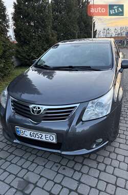 Седан Toyota Avensis 2010 в Львові