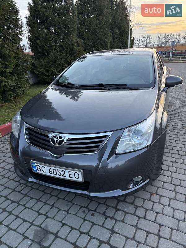 Toyota Avensis 2010