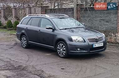 Універсал Toyota Avensis 2008 в Сарнах