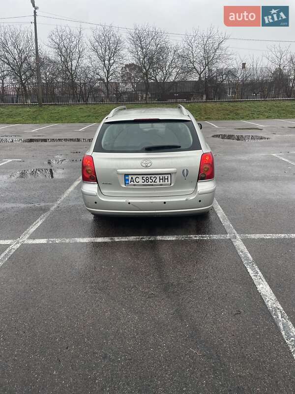 Универсал Toyota Avensis 2004 в Луцке