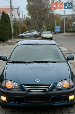 Седан Toyota Avensis 1997 в Одесі