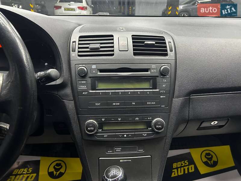 Универсал Toyota Avensis 2008 в Черновцах