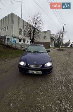 Універсал Toyota Avensis 2000 в Чемерівцях