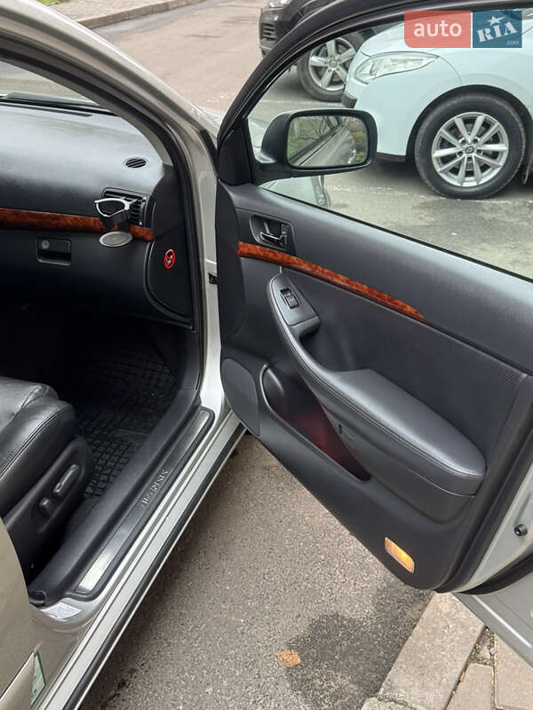 Универсал Toyota Avensis 2005 в Луцке