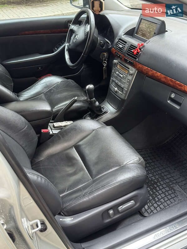 Универсал Toyota Avensis 2005 в Луцке