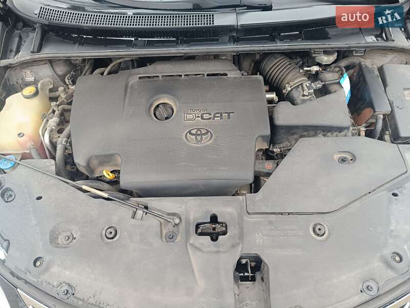 Універсал Toyota Avensis 2011 в Львові