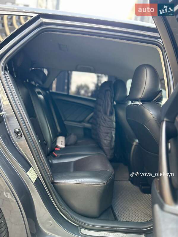 Универсал Toyota Avensis 2016 в Ивано-Франковске