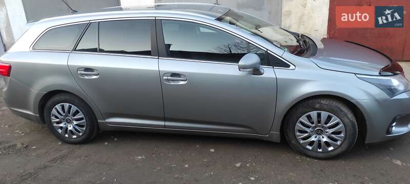 Універсал Toyota Avensis 2012 в Хмельницькому