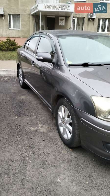 Седан Toyota Avensis 2007 в Львове