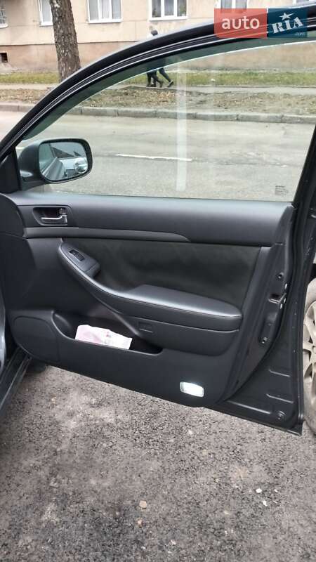 Седан Toyota Avensis 2007 в Львове