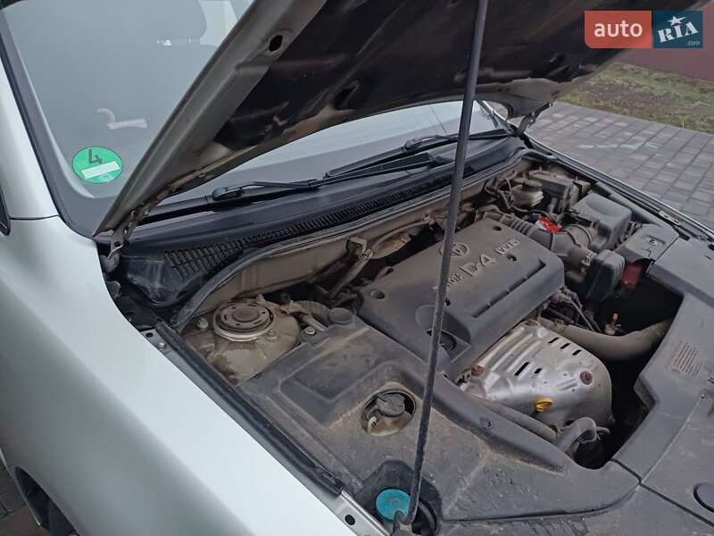 Універсал Toyota Avensis 2007 в Хмельницькому