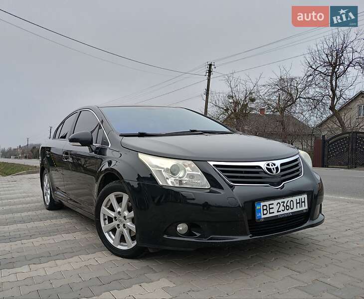 Toyota Avensis 2012