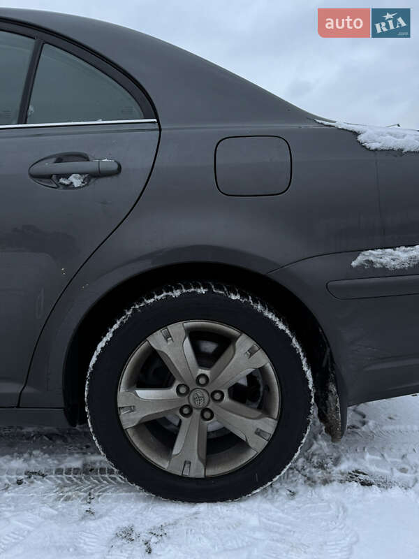 Седан Toyota Avensis 2007 в Софиевской Борщаговке