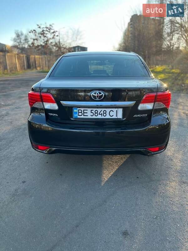 Toyota Avensis 2015