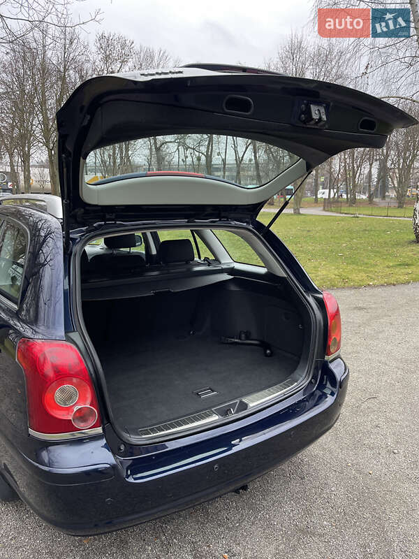 Универсал Toyota Avensis 2006 в Хмельницком