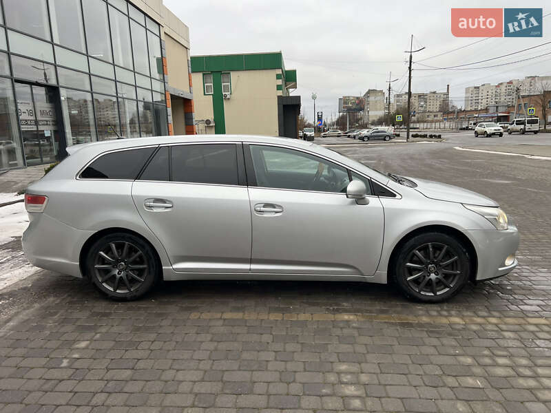 Универсал Toyota Avensis 2011 в Хмельницком