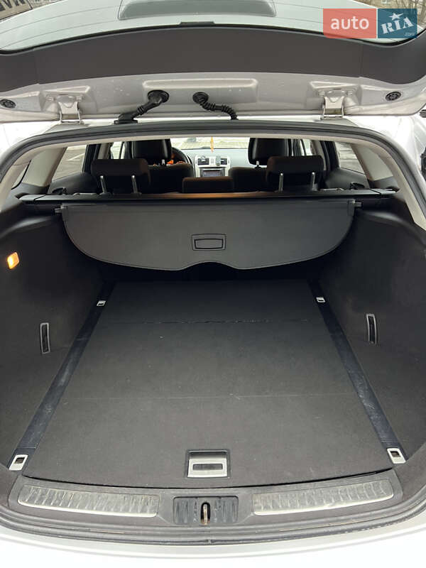 Универсал Toyota Avensis 2011 в Хмельницком