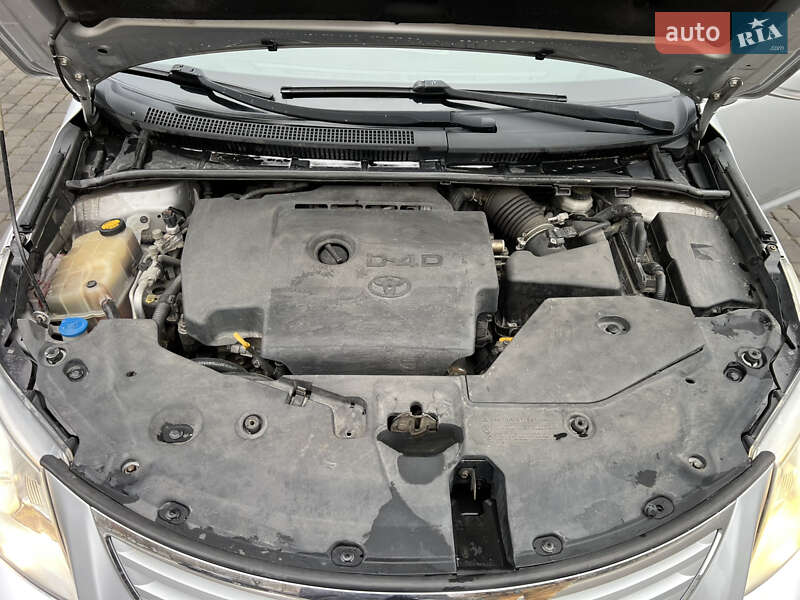 Универсал Toyota Avensis 2011 в Хмельницком