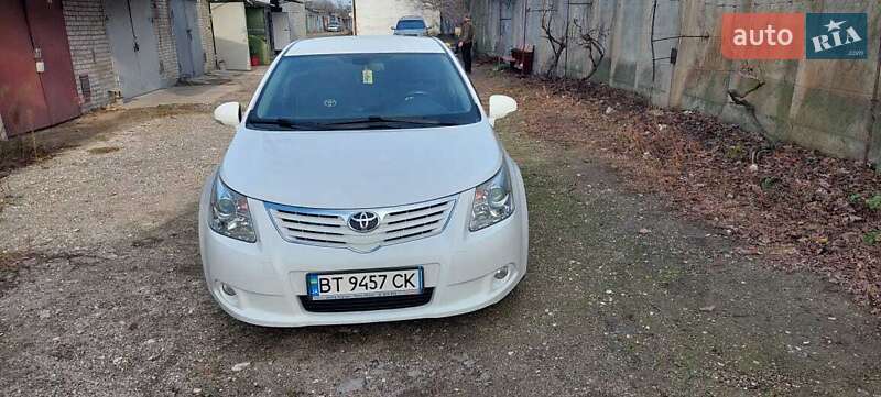 Toyota Avensis 2011