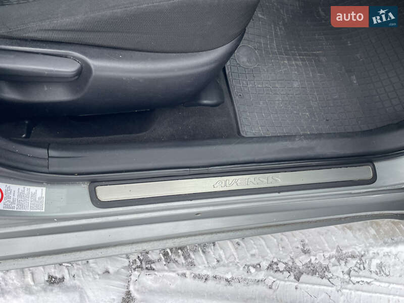 Універсал Toyota Avensis 2008 в Львові