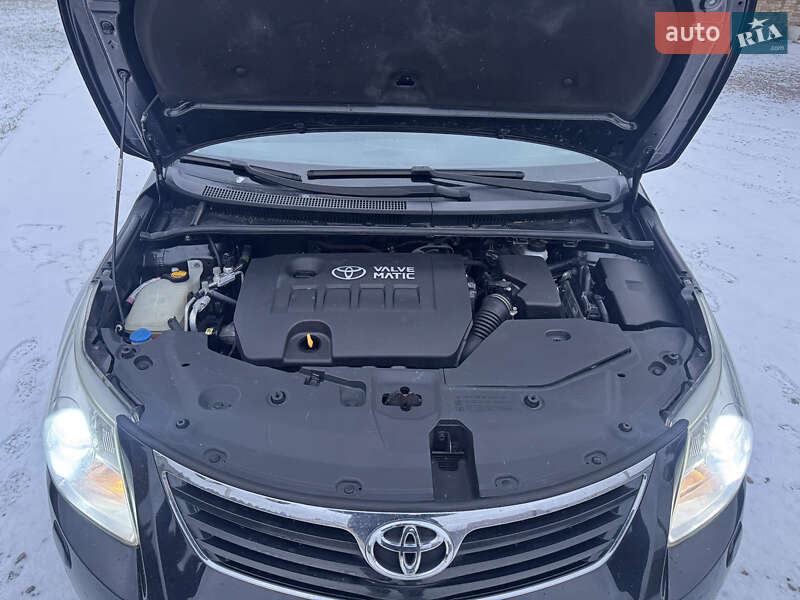 Универсал Toyota Avensis 2010 в Луцке фото 30 Универсал Toyota Avensis 2010 в Луцке