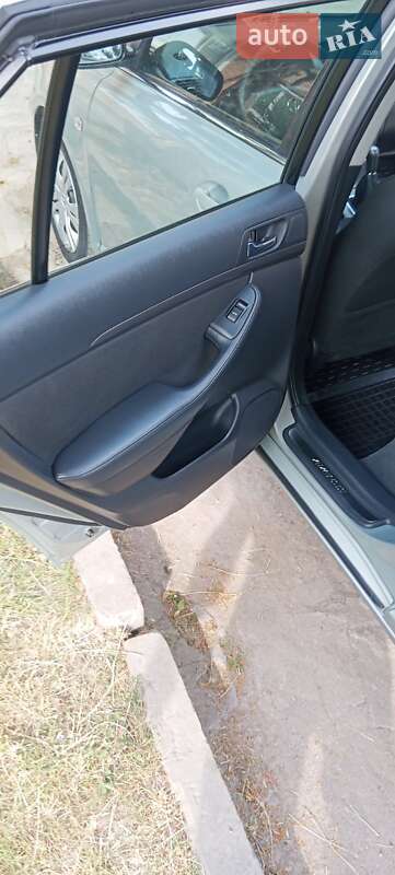 Універсал Toyota Avensis 2003 в Бару