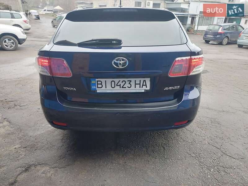 Універсал Toyota Avensis 2010 в Харкові