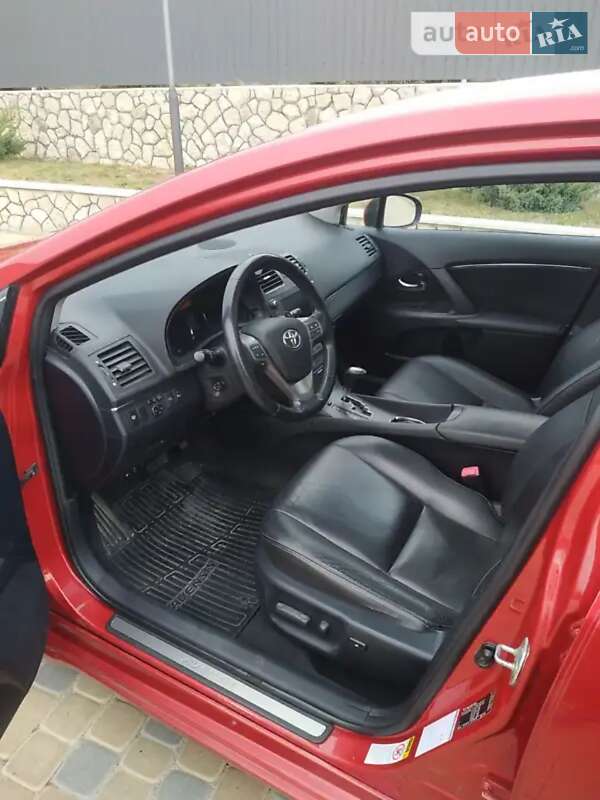 Универсал Toyota Avensis 2009 в Волочиске