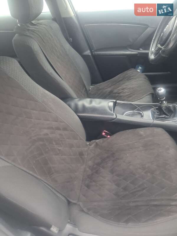 Седан Toyota Avensis 2009 в Тернополе