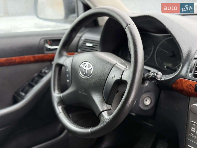 Универсал Toyota Avensis 2006 в Ровно