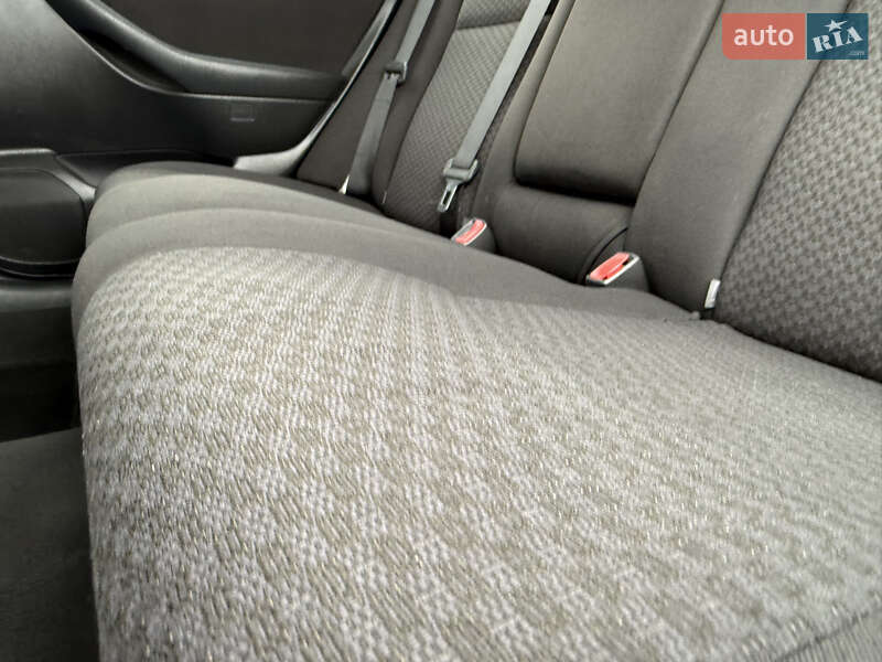 Универсал Toyota Avensis 2006 в Ровно