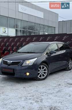 Універсал Toyota Avensis 2009 в Сумах