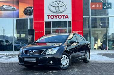 Седан Toyota Avensis 2010 в Ивано-Франковске