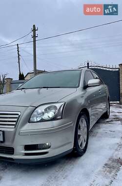Седан Toyota Avensis 2005 в Умани