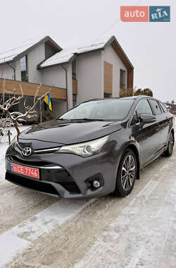 Универсал Toyota Avensis 2016 в Киеве
