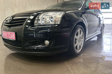 Універсал Toyota Avensis 2008 в Луцьку