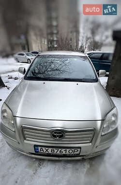 Седан Toyota Avensis 2004 в Харькове