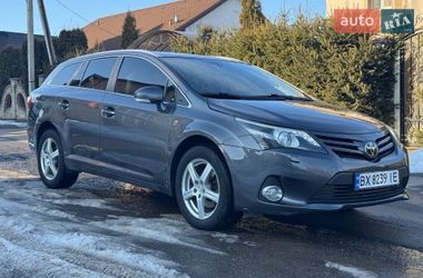 Універсал Toyota Avensis 2014 в Хмельницькому