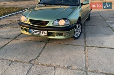 Седан Toyota Avensis 1998 в Стрию