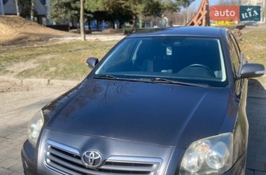Седан Toyota Avensis 2006 в Львові