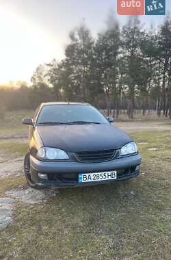 Седан Toyota Avensis 2000 в Кропивницком