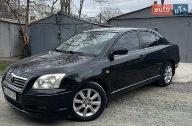 Седан Toyota Avensis 2005 в Измаиле