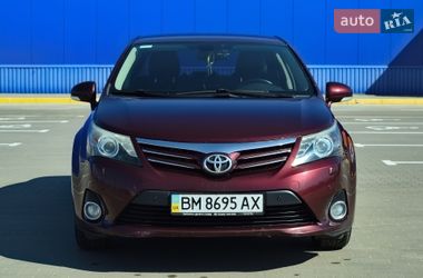 Седан Toyota Avensis 2013 в Сумах