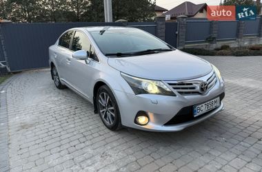Седан Toyota Avensis 2012 в Львові