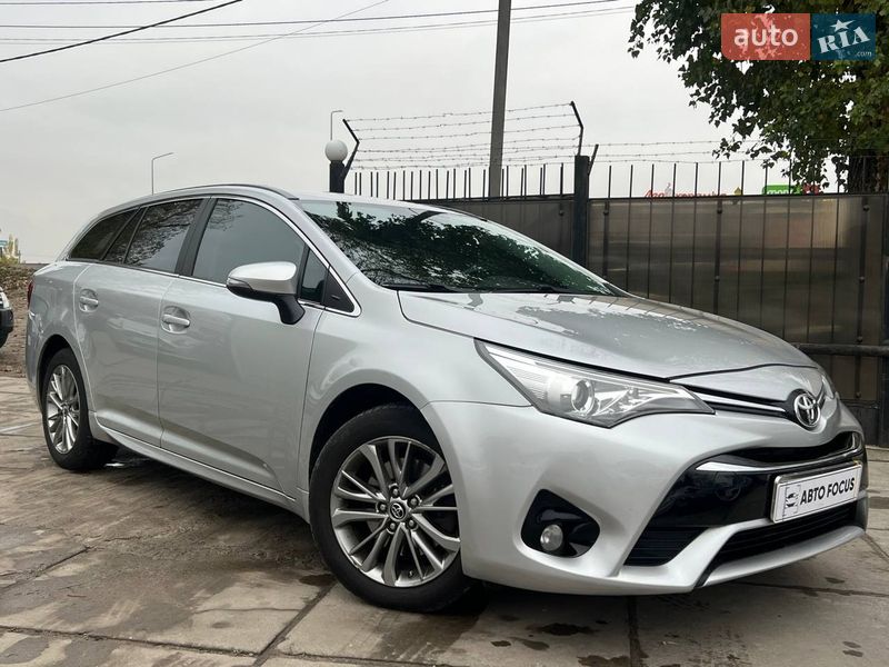 Toyota Avensis 2015