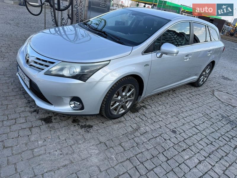 Toyota Avensis 2012
